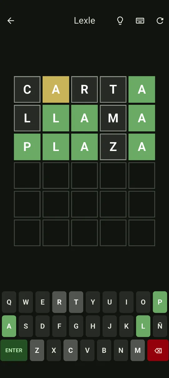 Una partida de Lexle en curso, con casillas de letras verdes y amarillas